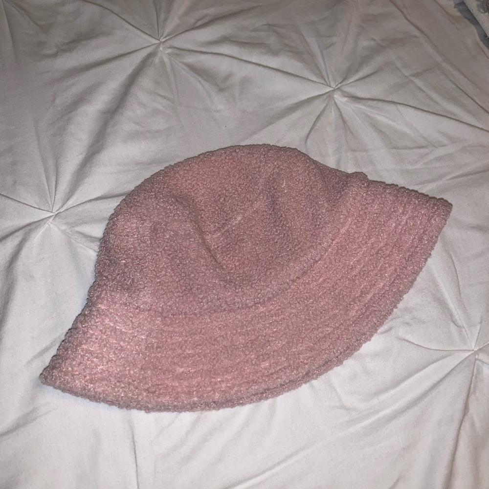 Bucket hat